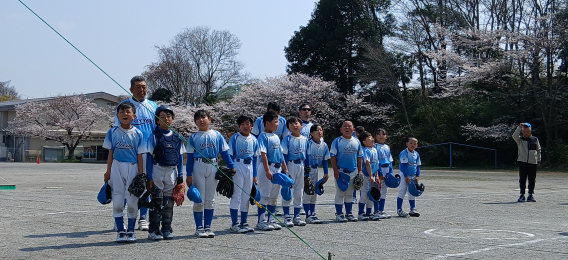 桜満開の中の健闘試合
